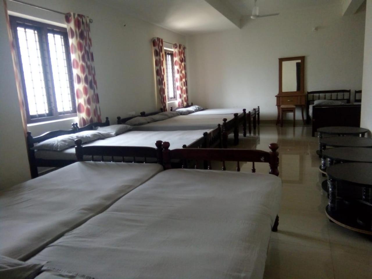 Sathya Inn Guruvāyūr Esterno foto